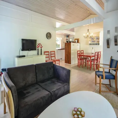 Three-bedroom Holiday In Casa vacanze Ebeltoft