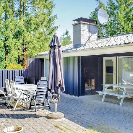 Three-bedroom Holiday In